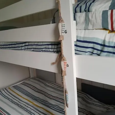 Petite Maison Bord De *